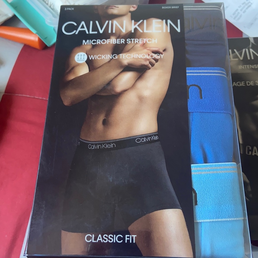 Men’s Calvin Klein Microfiber 3 Pack Boxer…